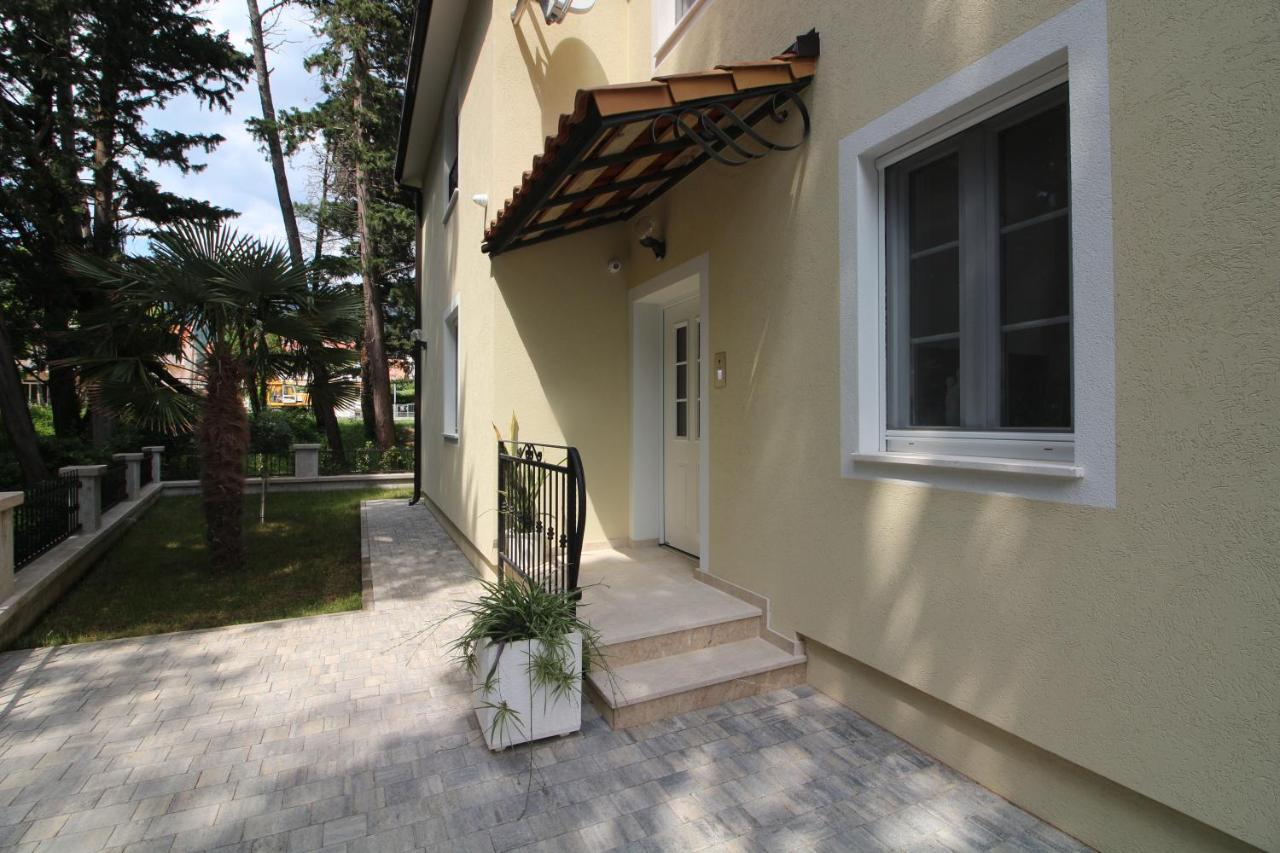 Villa Beachfront Sea Palace Kaštela Exterior foto